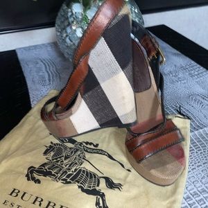 Burberry wedge heel shoes
